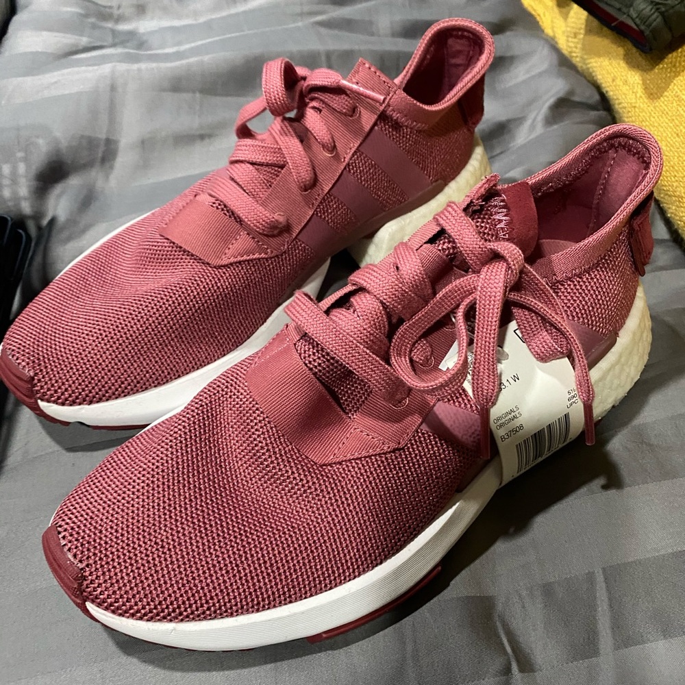 Adidas Sneakers